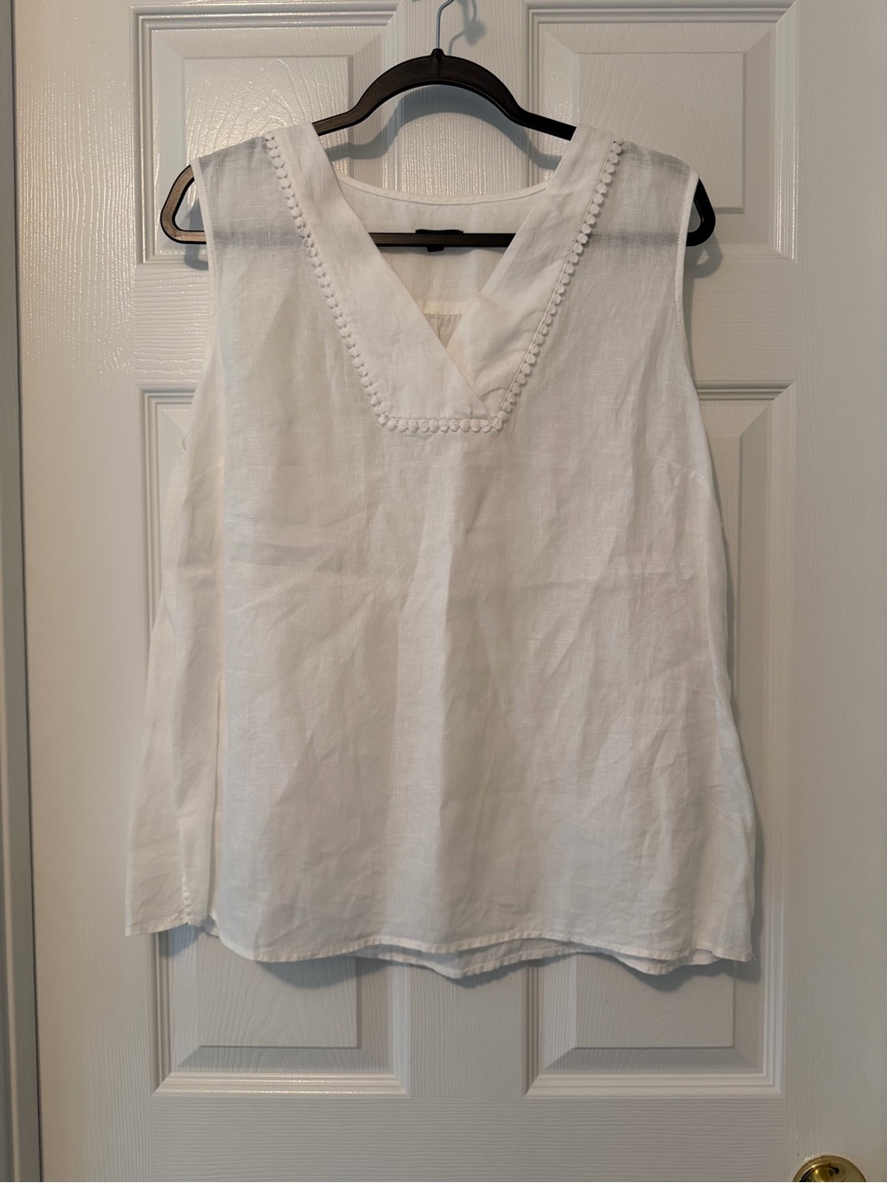 Talbots White V-Neck Sleeveless Tank with Pom Trim